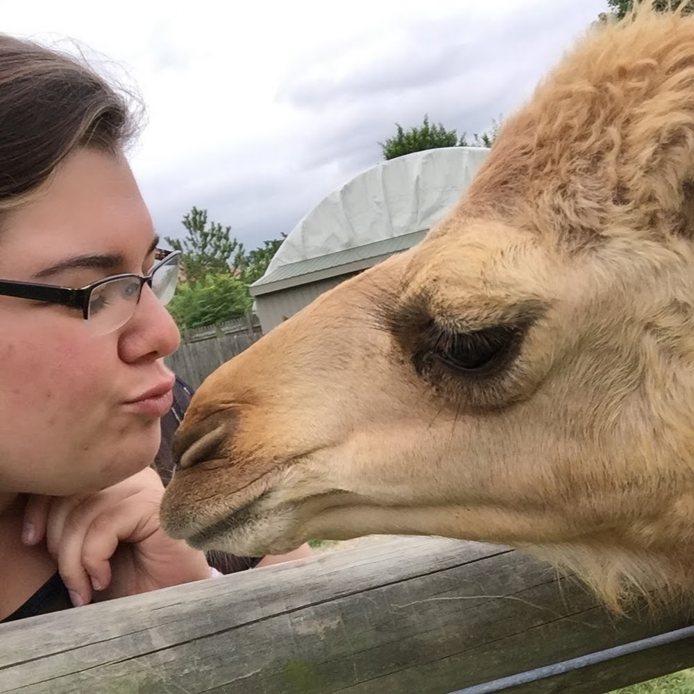 Meet your Posher, Danielle